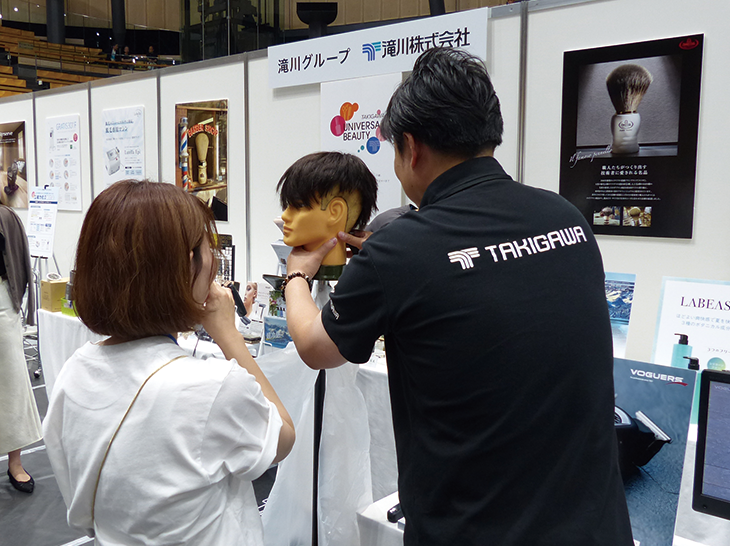会場出展者ブース