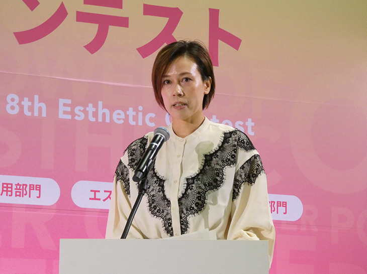 ソシオエステティシャン飯塚悠子氏 ステージの様子