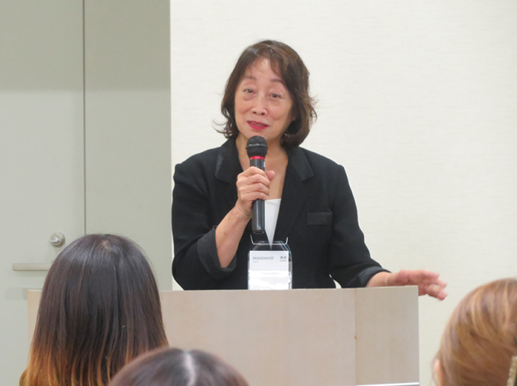 講師の宮本妙子氏