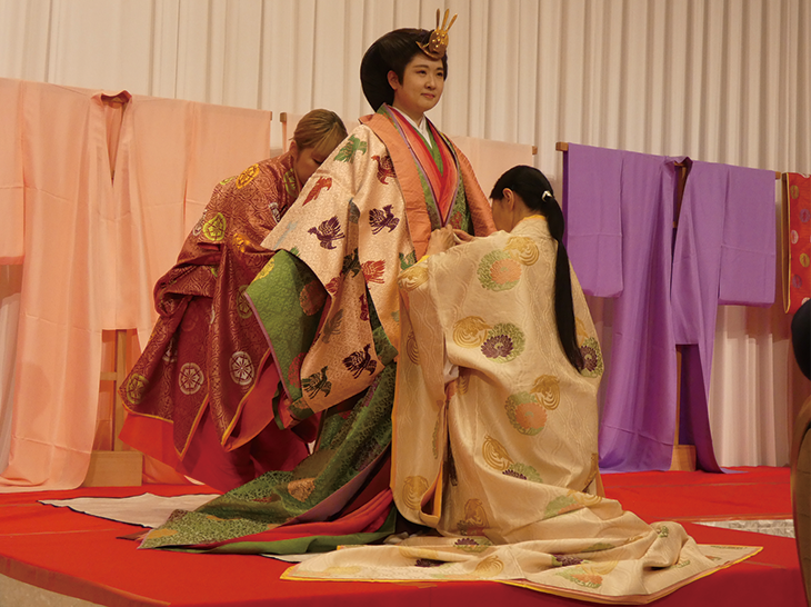 荘司礼子氏によるステージの様子