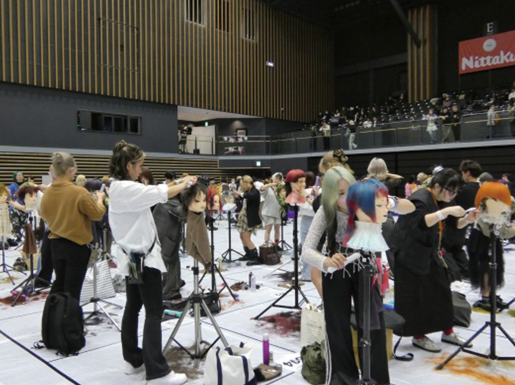 ウィッグカット部門 競技の様子