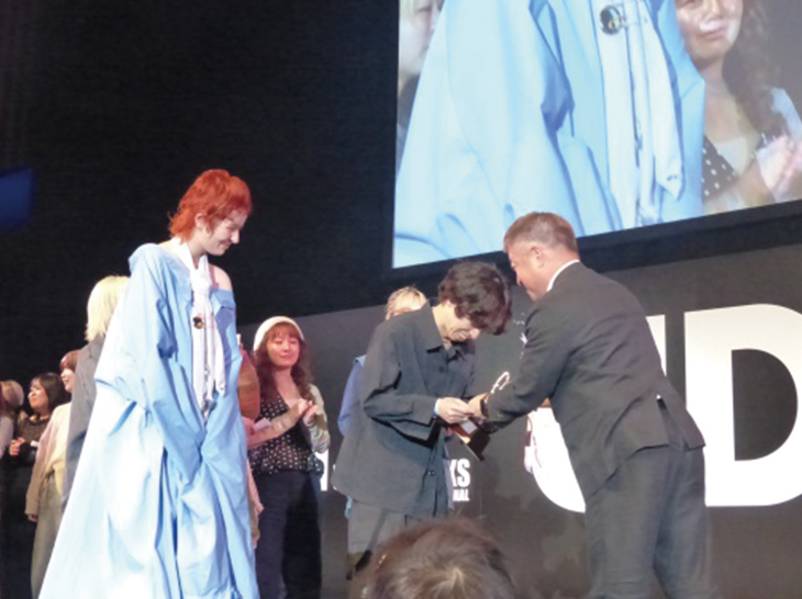 チームモデルカット部門 グランプリ MOON by KENJÉ