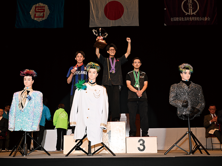 第1部門 クラシカル・トレンドヘア表彰式の様子