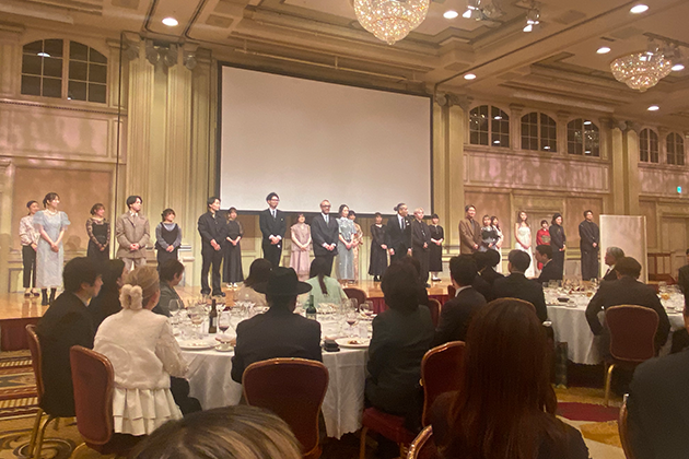 三本締めの様子